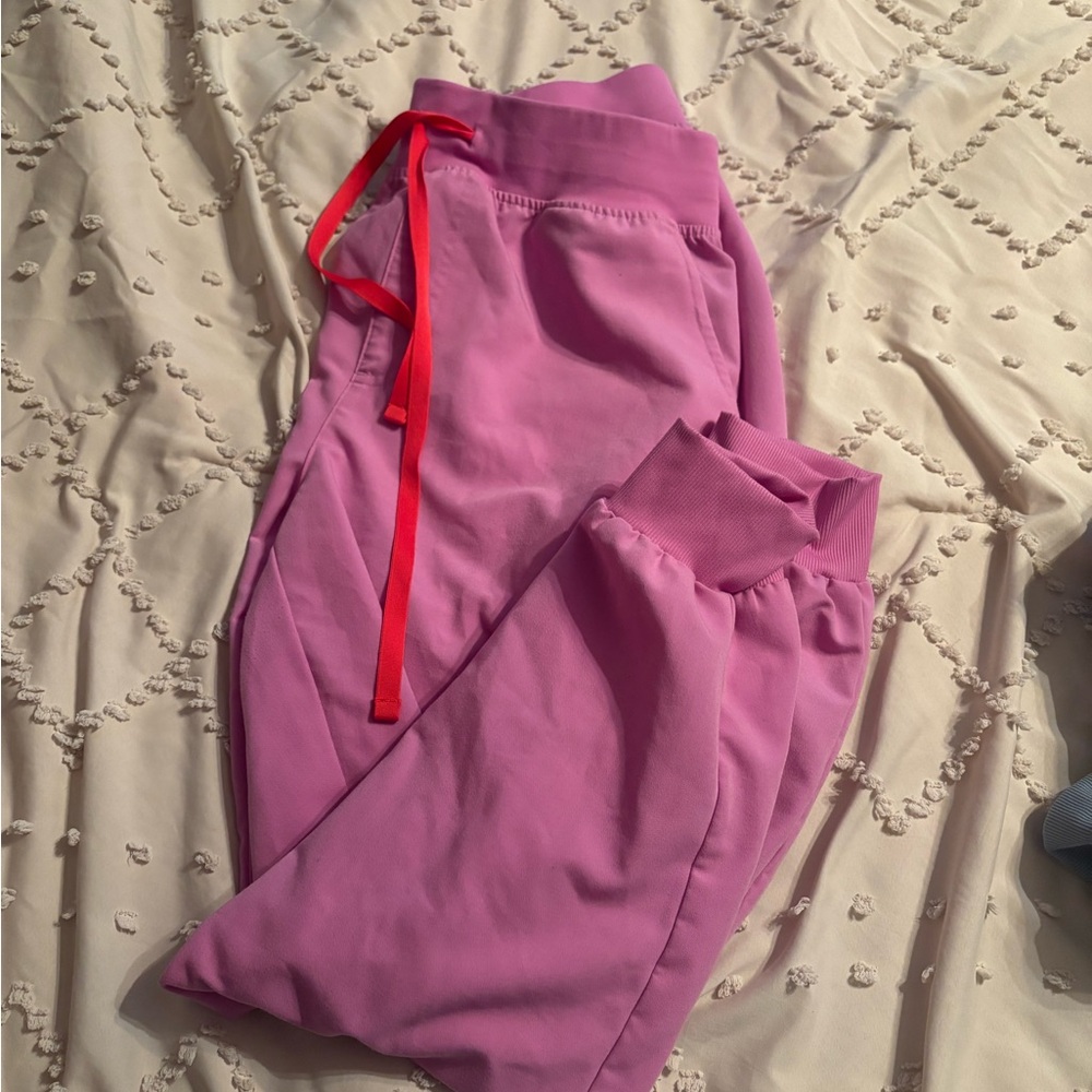 Figs Pink Cloud HW Zamora size L. Limited edition rare color.